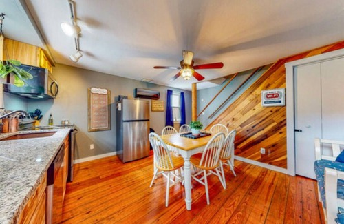 Augusta Cabin | The Cabin at 114 Main Street