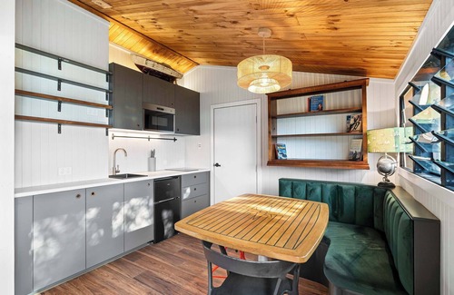 Pretty Beach Central Coast Cabin | The Cabin by Coast Hosting