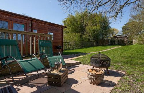Maidstone House | The Cabin with Hot Tub