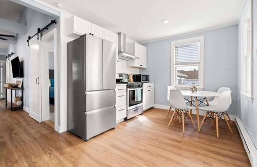 Salisbury Beach Apartment | The Cammie Cabana | Pet Friendly | Steps to Beach
