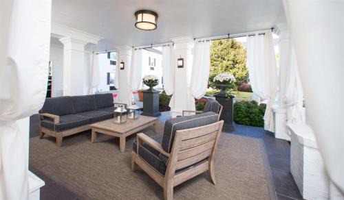Lexington Hotel | The Campbell House Lexington, Curio Collection by Hilton