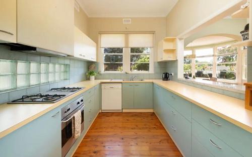 Corowa House | The Captain's Manor - Great location!