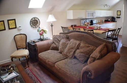 Madison House | The Carriage House at The Lost Pearl