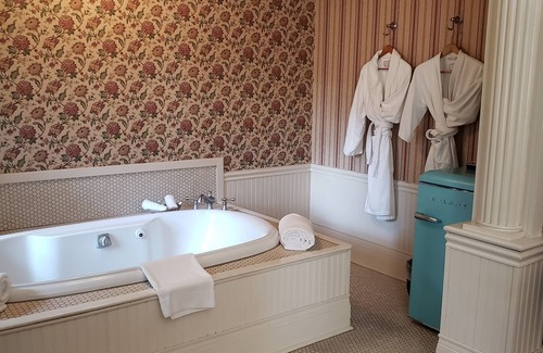 Charles Town Bed & Breakfast | The Carriage Inn B&B