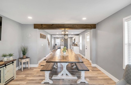 Kings Mills House | The Cartridge House - Sleeps 16 - Kings Island, Great Wolf, Spooky Nook & More