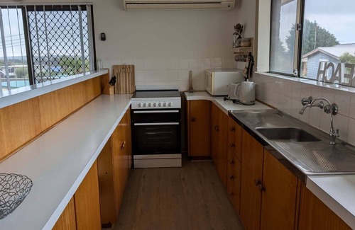 Goolwa Beach House | *THE CASTLE* Family & Pet Friendly