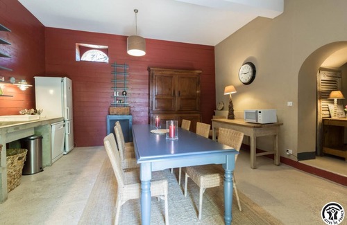 Auragne House | The Castle Stables