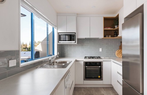 Mount Maunganui House | The Catch on Commons ~ Mount Maunganui - Beyonder Holiday Homes