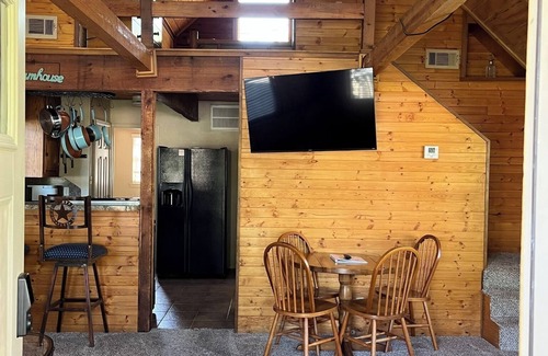Montgomery House | The Cedar Shack near Lake Conroe