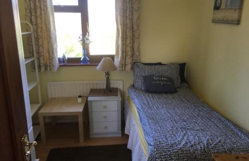 Nuneaton Bed & Breakfast | The Cedars House B&B