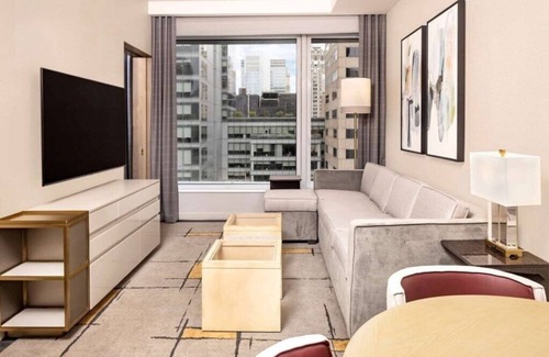 Central Park South House | The Central at 5th, a Hilton Club - 1 Bedroom Penthouse