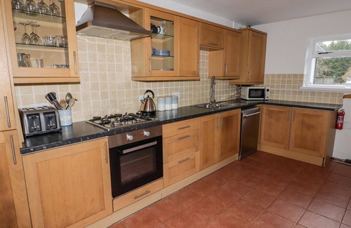 Dol-y-Gaer Cottage | THE CHAPEL, pet friendly, character holiday cottage in Pontsticill