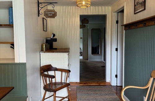 Skaneateles Cottage | The Chapman House - Two Bedroom Cottage, Sleeps 6