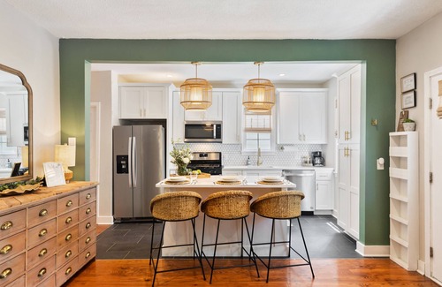Downtown Charleston House | The Charleston Suites: The Emerson Suite