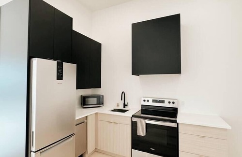 Woodstock Apartment | The Charlotte - King