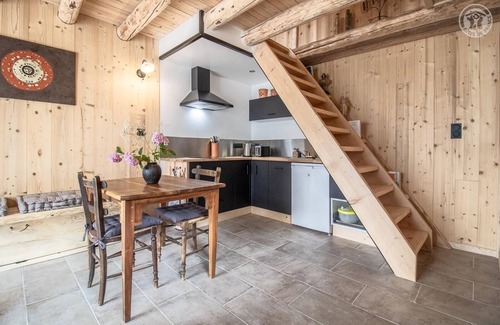 Corbel House | THE CHARMI'S LITTLE WOODEN COTTAGE
