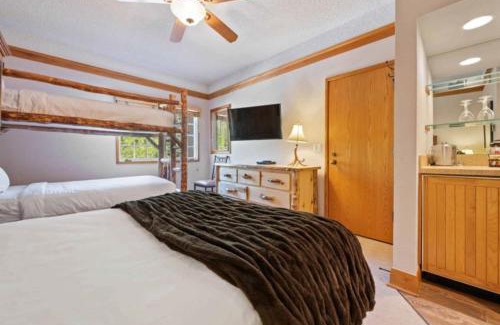 Beaver Creek Hotel | The Charter at Beaver Creek D375