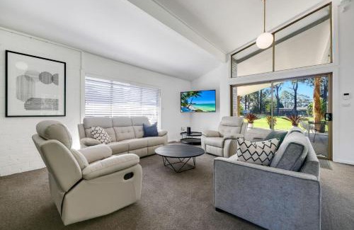 Falls Creek House | The Chateau by Experience Jervis Bay
