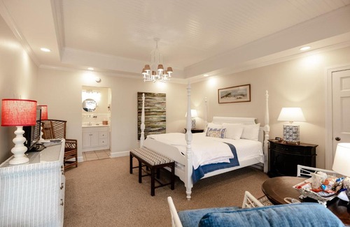 Urbanna Hotel | The Chesapeake Inn