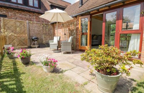 Uckington House | The Chicken Shed
