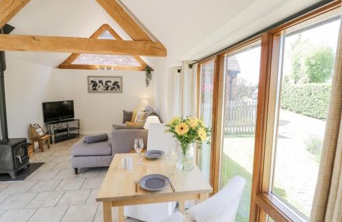 Uckington House | The Chicken Shed