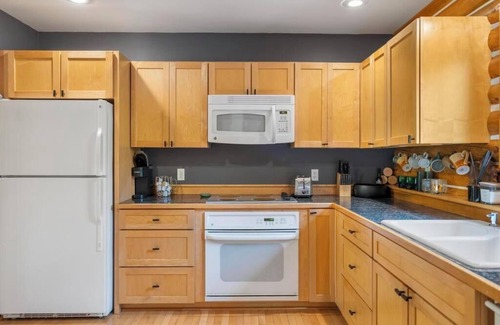 Alanson Cabin | The Chippewa House: 2 BR, 2.5 BA in Alanson, Sleeps 6
