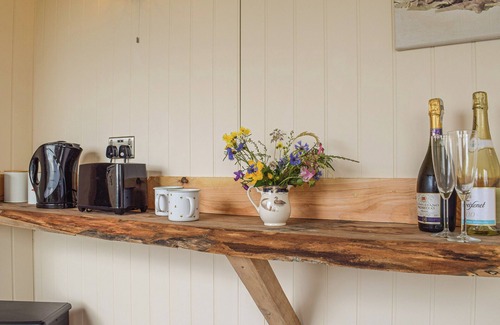 Caersws Cottage | The Cider Pressers Hut-UK39773