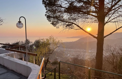 Cogorno Villa | The Cin: villa with swimming pool surrounded by forest. Fabulous sea view.