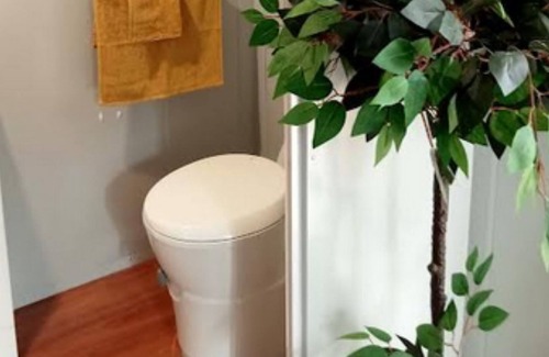 Kingaroy Cabin | THE CITY DWELLER, KINGAROY. Studio cabin, close to CBD