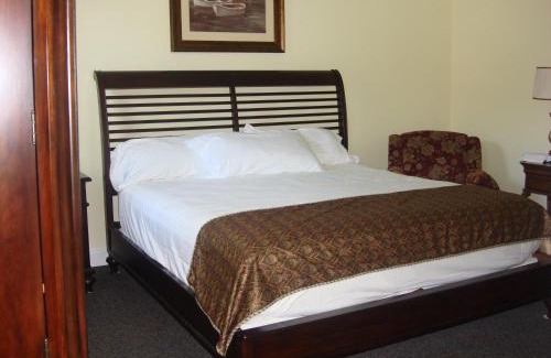 Northern Cambria Hotel | The City Hotel Bar & Grill