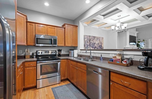Covington Condo | The City Staycation Condo - Downtown Cincy Views