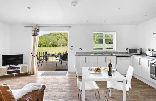 Somerton Ski Chalet | The Clover Lodge, Redlake Farm