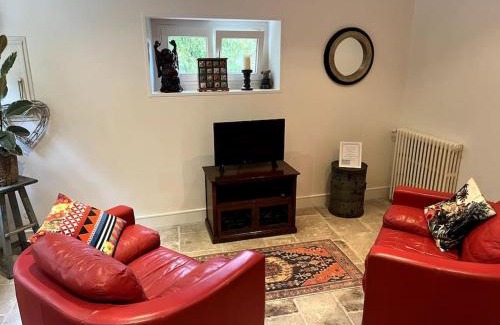 Saint-Come-de-Fresne Apartment | The Coach House