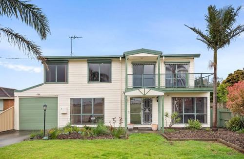 Indented Head House | The Coach House