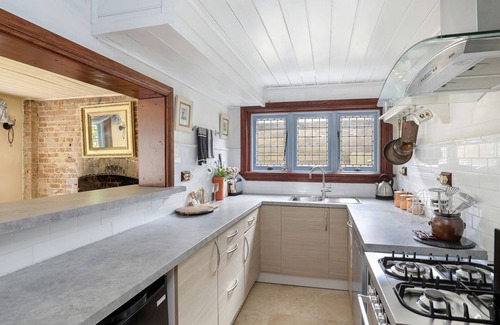 Mount Victoria House | The Coach House | 2 bedroom historical regional escape