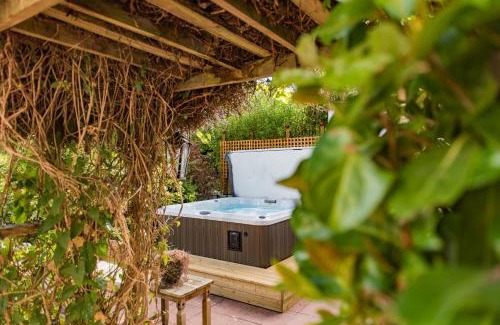 Maidstone House | The Coach House by Bloom Stays