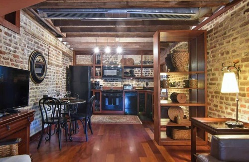 South of Broad Cottage | The Coach House Circa 1755