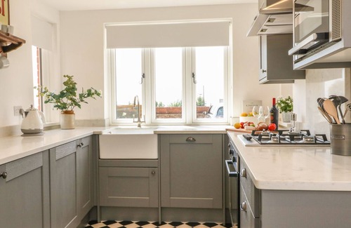 Teignmouth Cottage | THE COACH HOUSE, pet friendly, luxury holiday cottage in Teignmouth