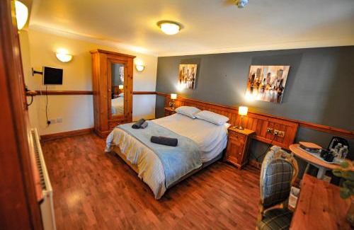Northwich Hotel | The Coachman Pub, Hartford, ROOM ONLY