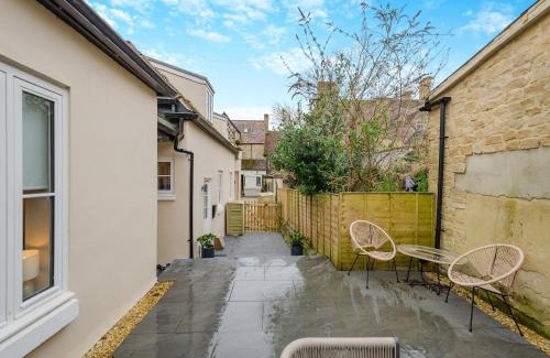 Lechlade House | The Colleys