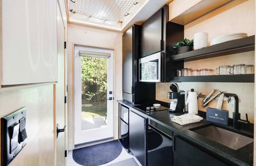 Ottawa Cabin | The Commissioner - Tiny Home