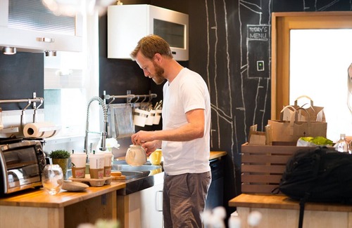 Venice House | The Common House in Venice - Simple and Relaxed Beach Stay