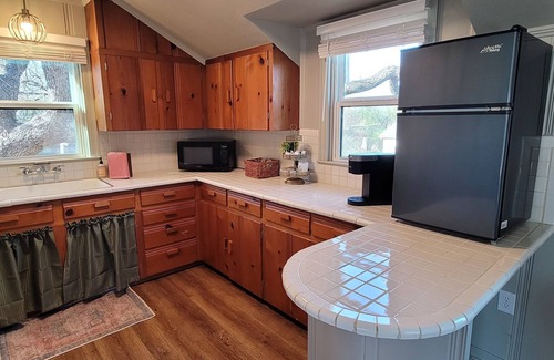 Stephenville Apartment | The Compass Loft Studio near TSU with EV Charger