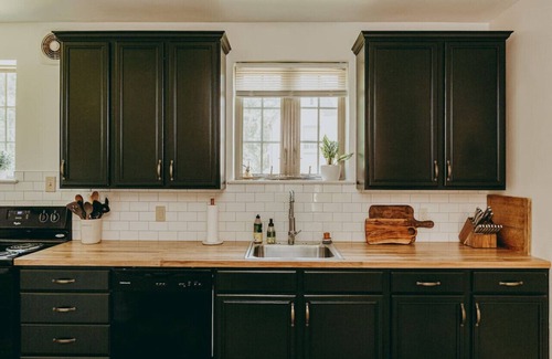 Conestoga House | The Conestoga Cottage | Hot Tub, Rustic Charm, Near Downtown Lancaster