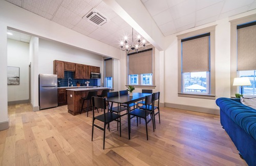 Sedalia Apartment | The Conservatory Suite - Huge, Luxury 3-Bedroom Apartment in Downtown Sedalia