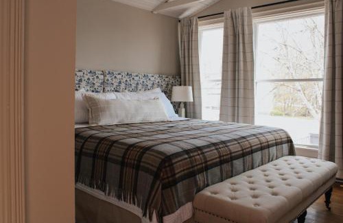 Shelburne Bed & Breakfast | The Cooper's Inn