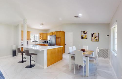 Lauderhill House | The Coral Wave