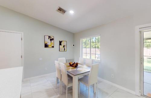 Lauderhill House | The Coral Wave