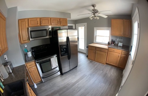 South Bend House | The Corby House- 3 bedrooms, pool table & hot tub!