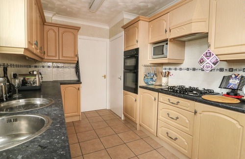 Driffield House | THE CORNER BUNGALOW, pet friendly, with a garden in Great Driffield